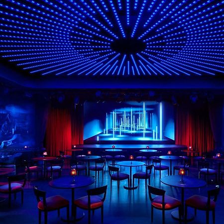 더 타임스 스퀘어 에디션 뉴욕 외부 사진 The stage at the Magic Castle