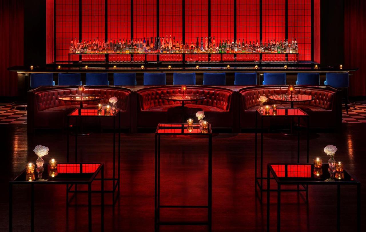 더 타임스 스퀘어 에디션 뉴욕 외부 사진 The bar at the nightclub
