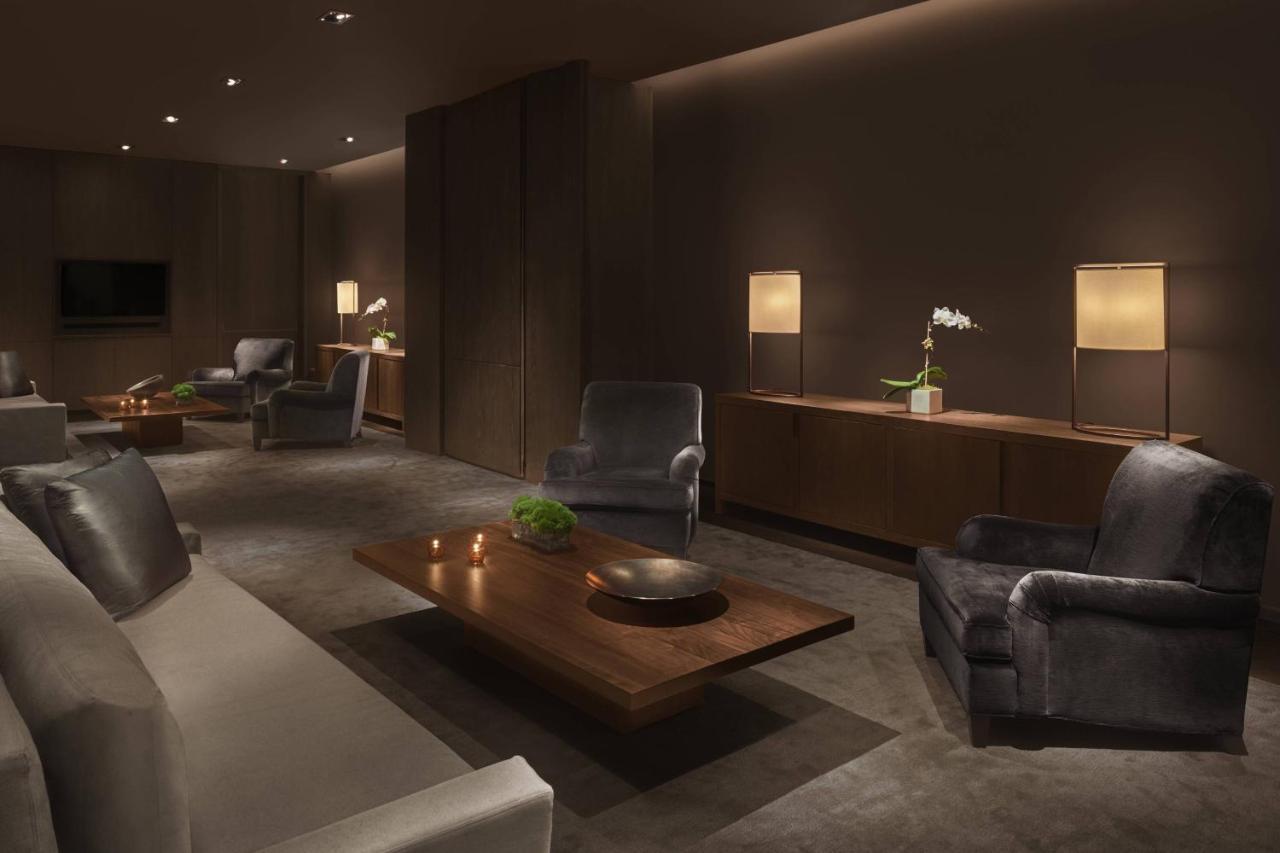 더 타임스 스퀘어 에디션 뉴욕 외부 사진 The lounge at the airport