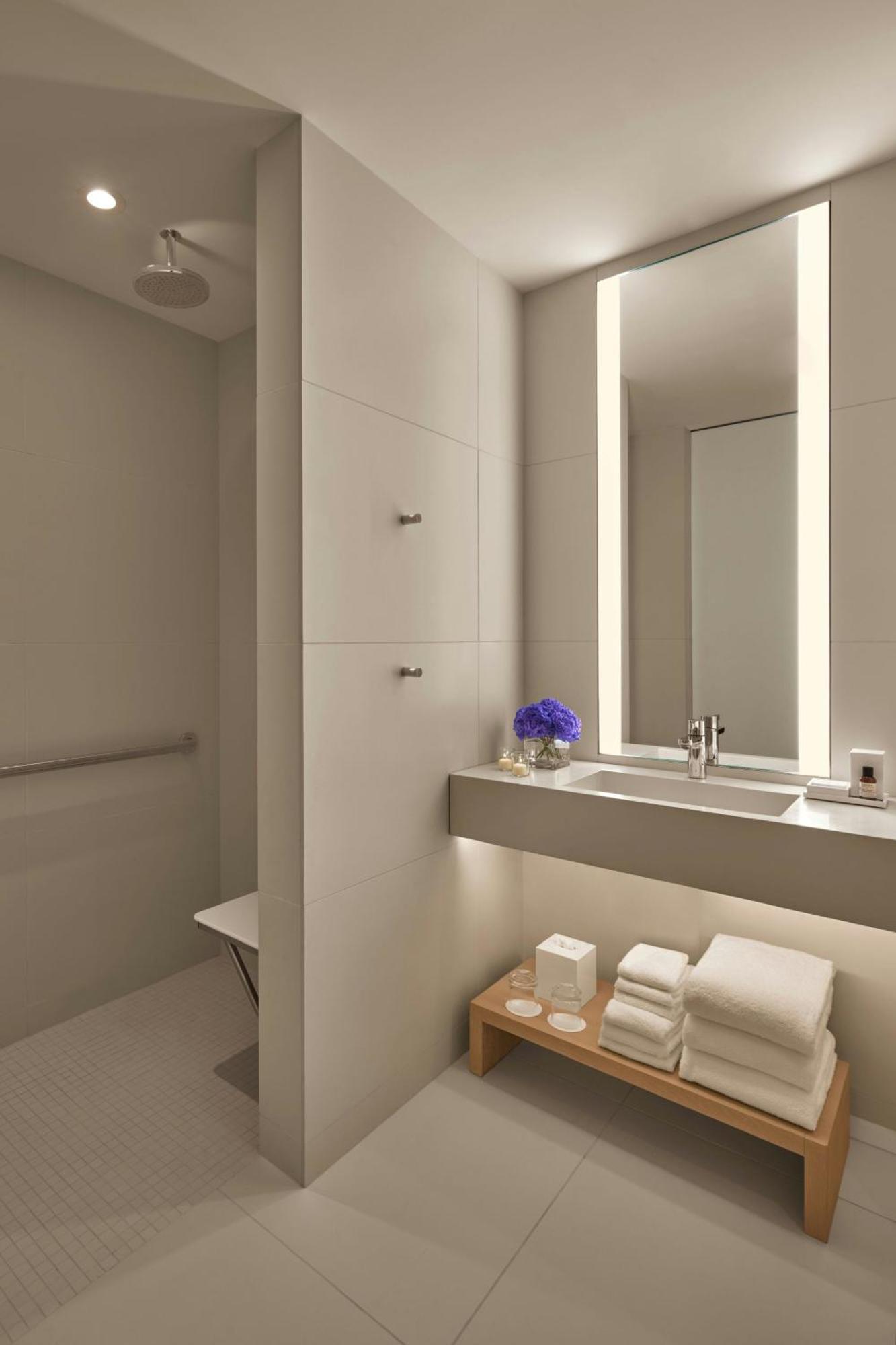 더 타임스 스퀘어 에디션 뉴욕 외부 사진 Bathroom